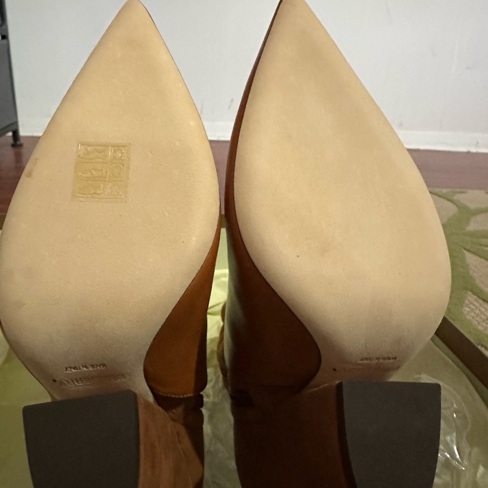 Burberry Brown Heeled Boots with Polished Leather - Picture 3 of 5